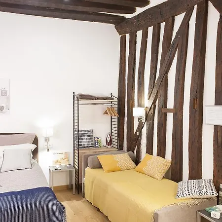 Petit Marais Apartment