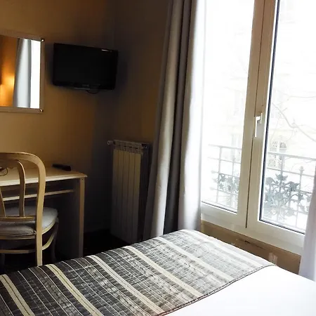 Korner Eiffel Hotell 3*