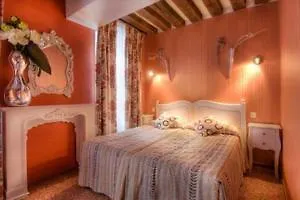 Otel Saint Paul Le Marais 3*