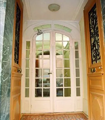 Отель Bervic Montmartre Париж