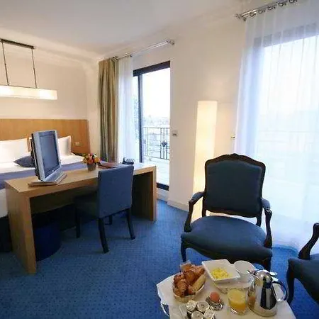 Westside Arc De Triomphe Hotel 4*