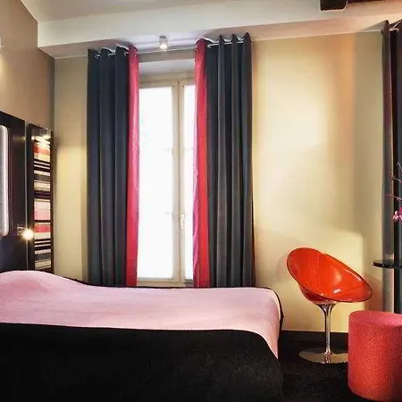 Courcelles Etoile 3* Paris