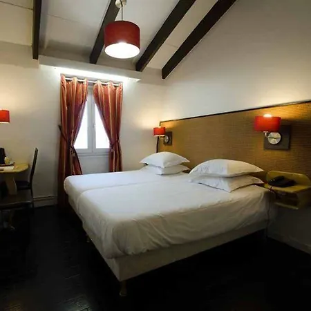 Eiffel Segur Hotell 3*