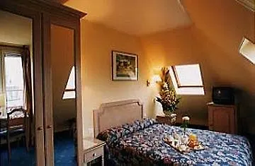 Cluny Square Otel