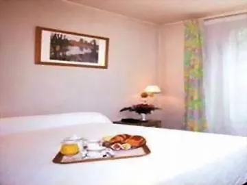 Eden Montmartre מלון 3*