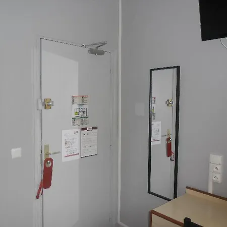 Hipotel Montmartre Gare Du Nord 2*