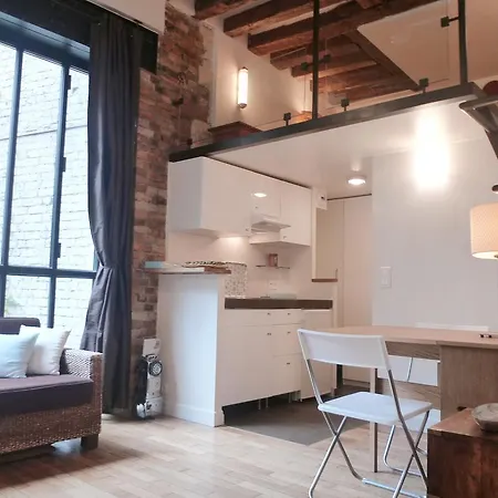 Dauphine Apartment