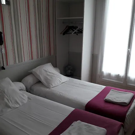 Hostel Perfect & Paříž