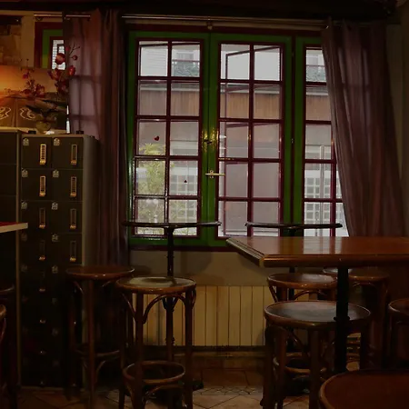 Hostel Woodstock Montmartre By Hiphophostels