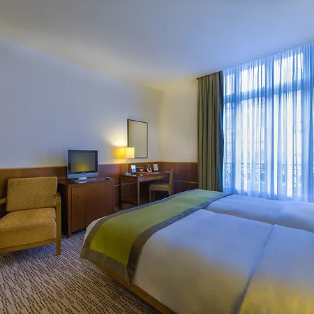 Miiro Le Grand Cayre 4* Paryż