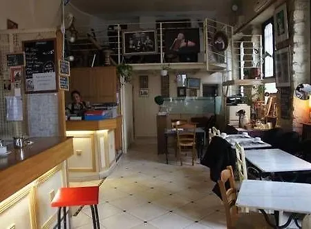 Hotel Les Chansonniers 3*