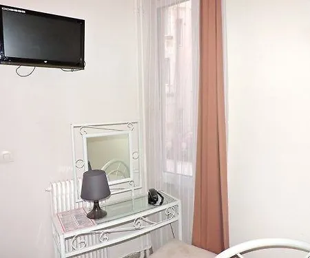 Montana Lafayette Hotel 2*