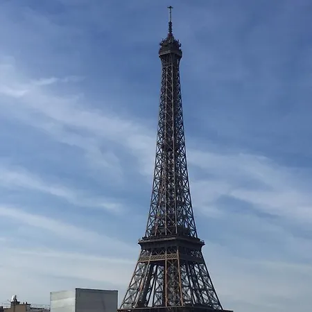 Private Apartment - Rue Cler - Eiffel Tower View Париж