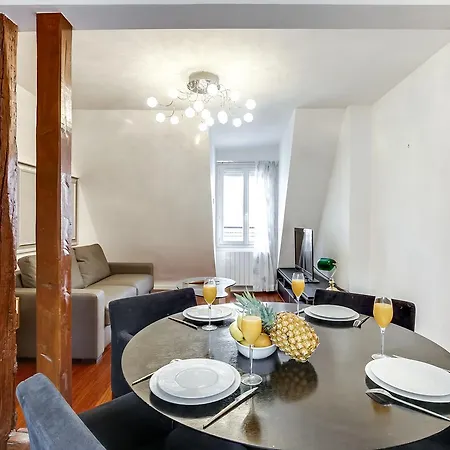 Апартаменты Private Apartment - Rue Cler - Eiffel Tower View Париж