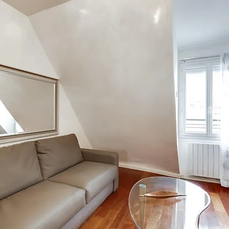 Private Apartment - Rue Cler - Eiffel Tower View Апартаменты Париж