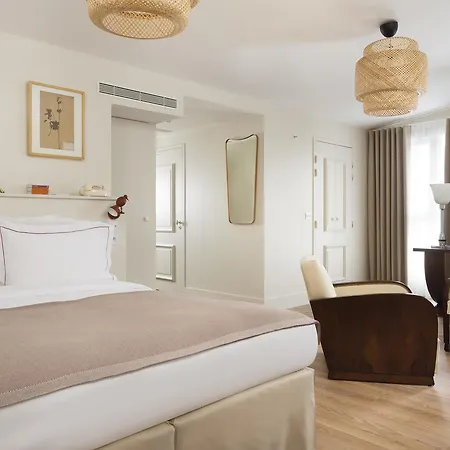Céleste Batignolles Montmartre Hotel Paris