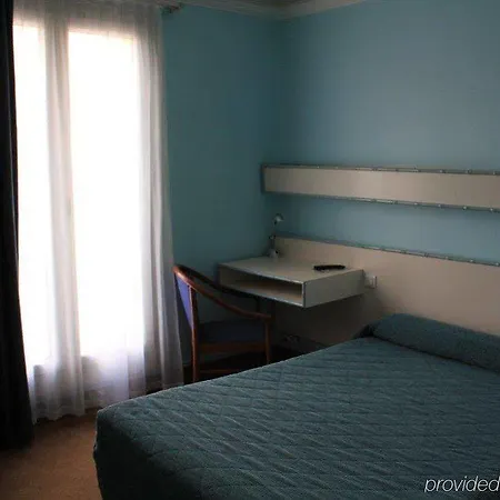 Hotel Ibis Styles Gare De Lyon Bastille 3*