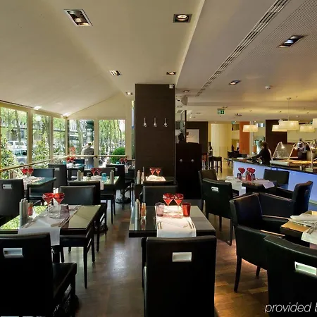 Hotel Marriott Rive Gauche & Conference Center 4*