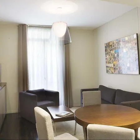 33 Marbeuf Aparthotel Paris