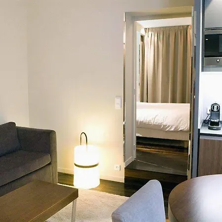 33 Marbeuf Paris