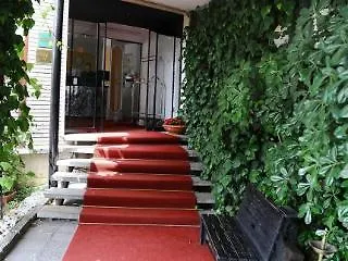 Hotel De La Place Des Alpes