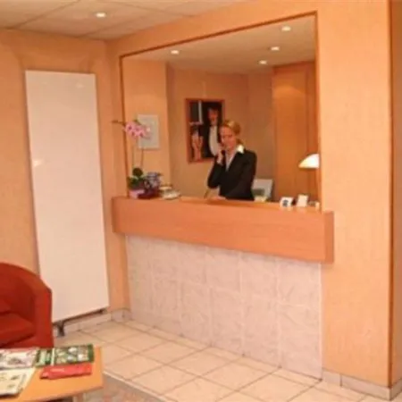 Szálloda Printania Porte De Versailles Párizs