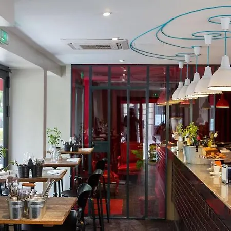 Hotel Aux Trois Portes 2*