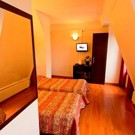 Hipotel Printania Maraichers 2* פריז