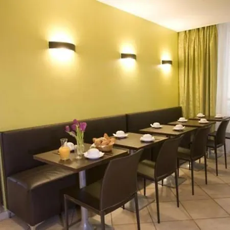 Nouvel Eiffel Hotel Parigi