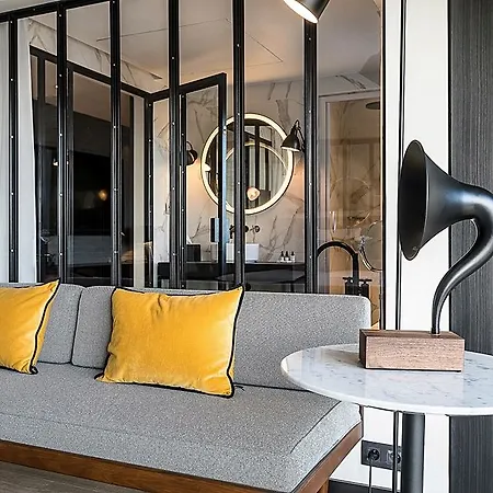 Laz' Urbain 4* Parigi