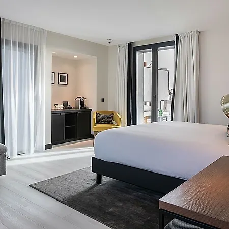 Hotel Laz' Urbain 4*