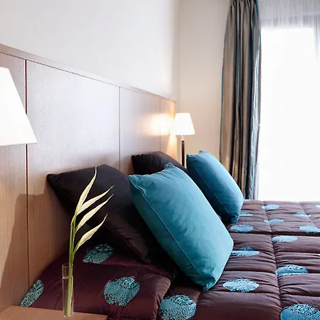 Hotel La Du Roy Champs Elysees 4*
