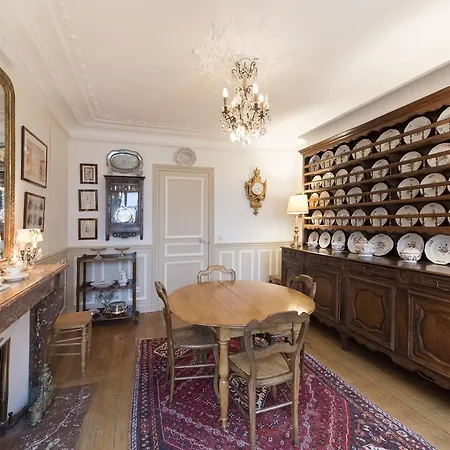 Veeve - Classic Saint-lambert Apartment