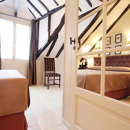 Saint-louis Marais Hotel 3*