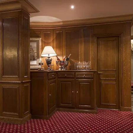 Belloy Saint Germain Hotel