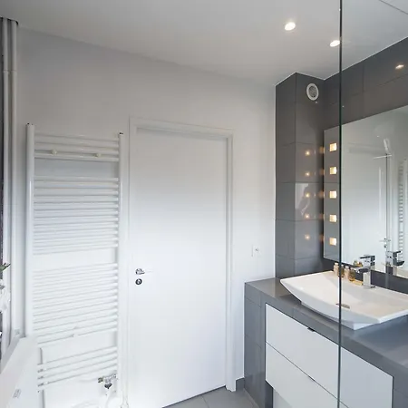 Appartement Veeve - Steps From The Eiffel Tower Parijs