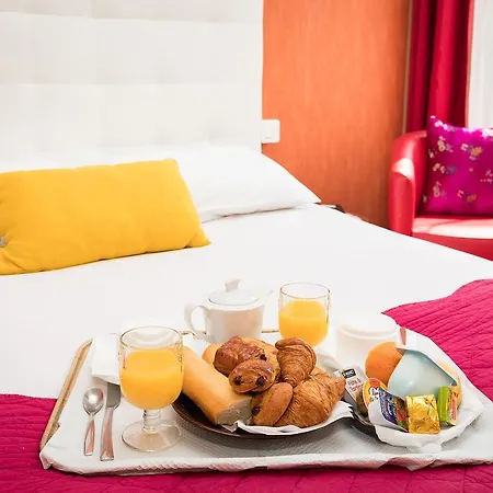 Hotel Voltaire 2*
