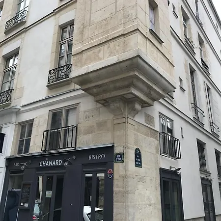 Apartment Petit Marais