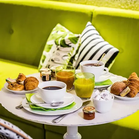 Jardin Le Brea Hotel