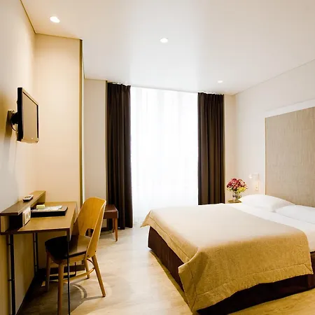 Central Hotel Paris Hotel 3*