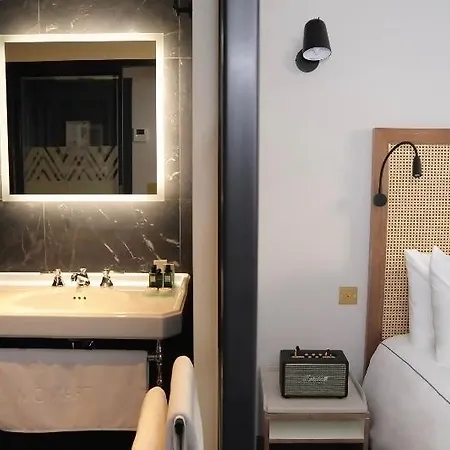 Hotel Mom'art Parigi