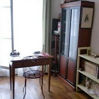 Charonne 2 Bed & Breakfast Parijs