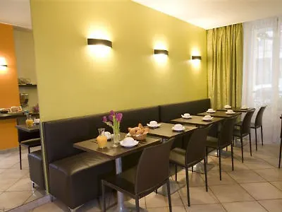 Nouvel Eiffel Otel 3*