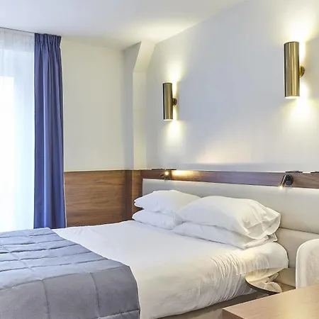Royal Phare 3* Paris
