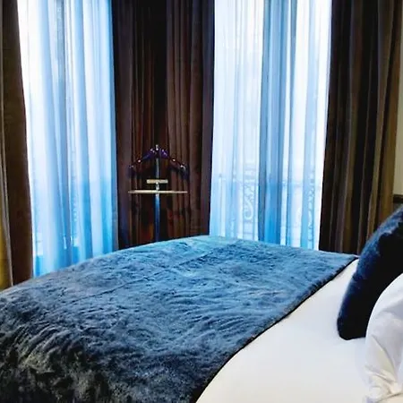 Lumen Louvre 4* Paris