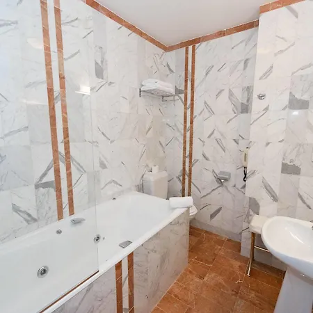 Hotel Princesse Caroline 3*