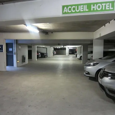 Hotel 17 Batignolles