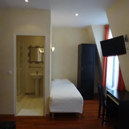 Hotel De Cabourg 2*