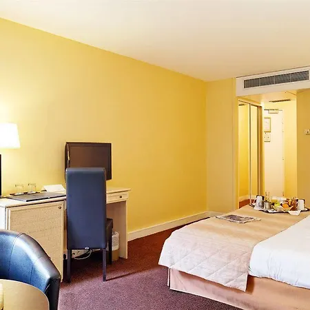 Auteuil Tour Eiffel מלון 4*