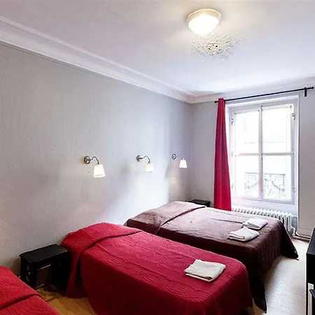 Отель Bervic Montmartre Париж